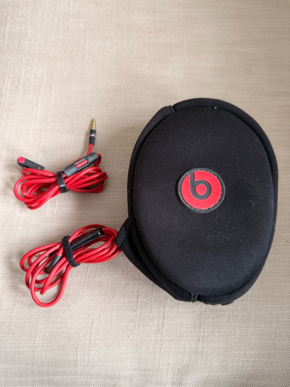 Beats by Dre Black and Red Carry Case with Red Audio Cables